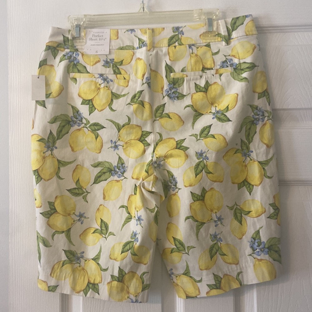 Talbots Yellow Lemon Print Women’s Shorts size 6 brand new two front pockets - Picture 4 of 8